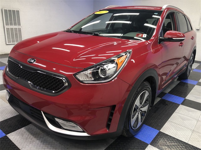 Pre-Owned 2017 Kia Niro EX 4D Sport Utility in South Charleston ...